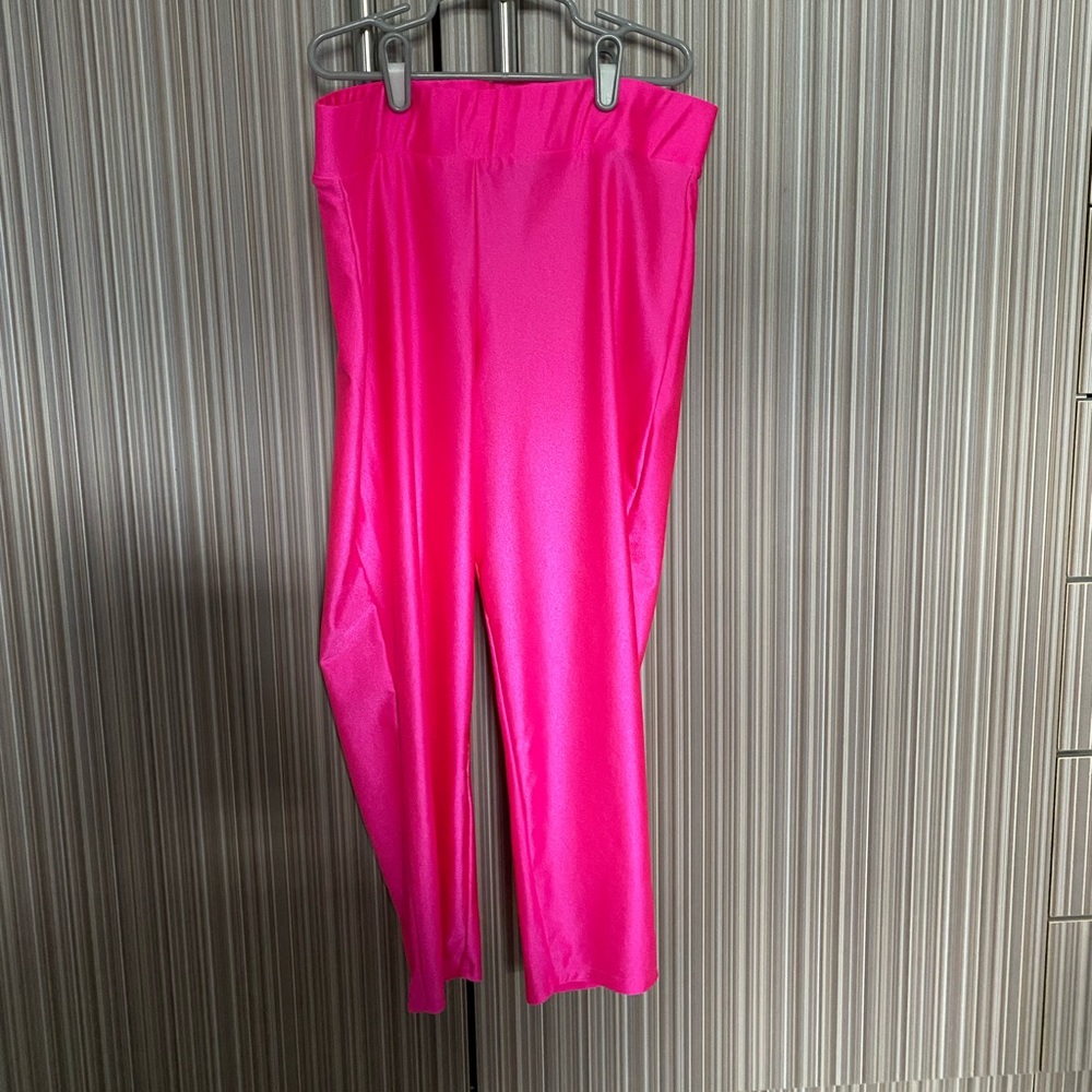 Torrid 1X Liquid Neon Pink Pedal Pusher Premium Legging High Waist